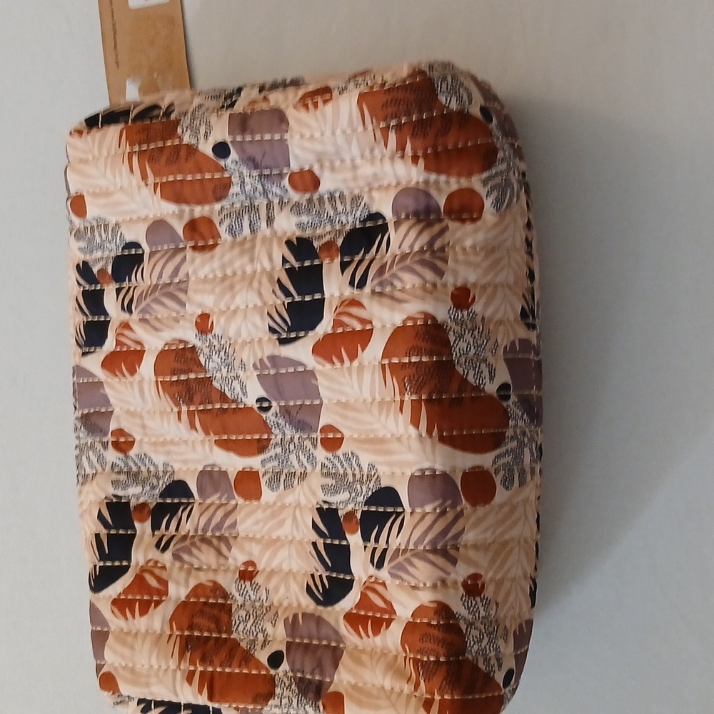 Revive Vintage Quilted Makeup Bag - Picture 7 of 8